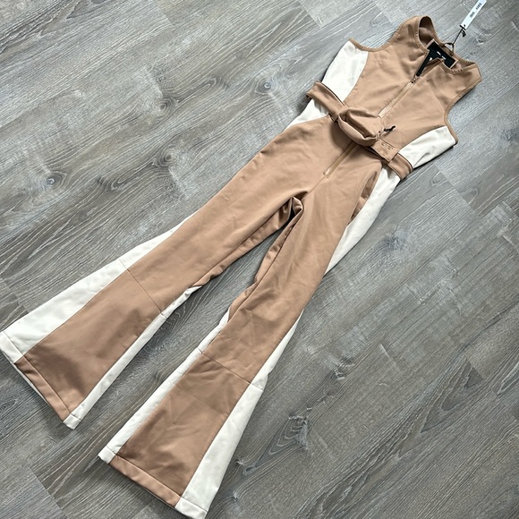 ASOS 4505 Ski & Snow Tan & Off White Jumpsuit With Pouch Size U.S. 4 - Picture 2 of 6
